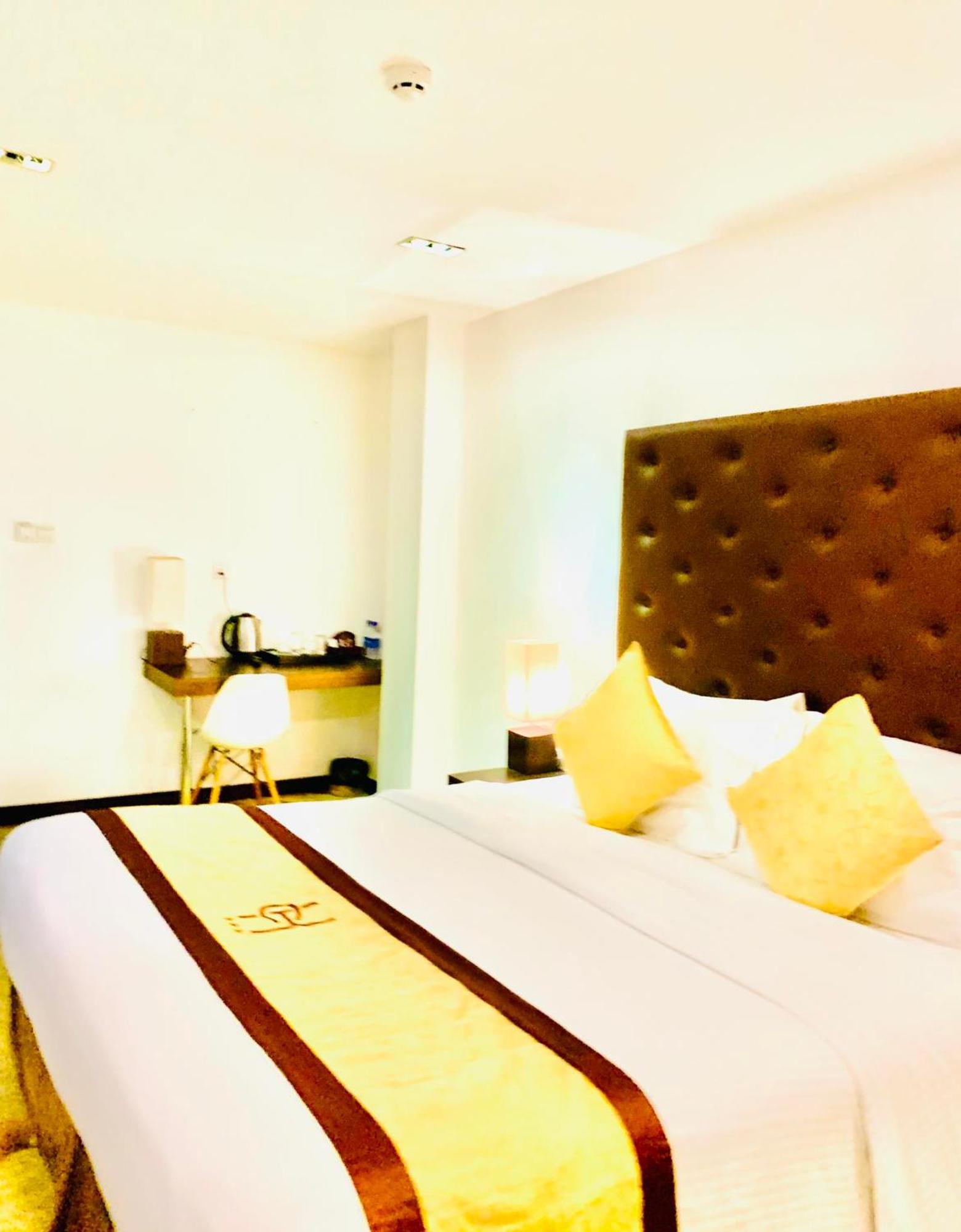 City Hotel Colombo 02 Room photo