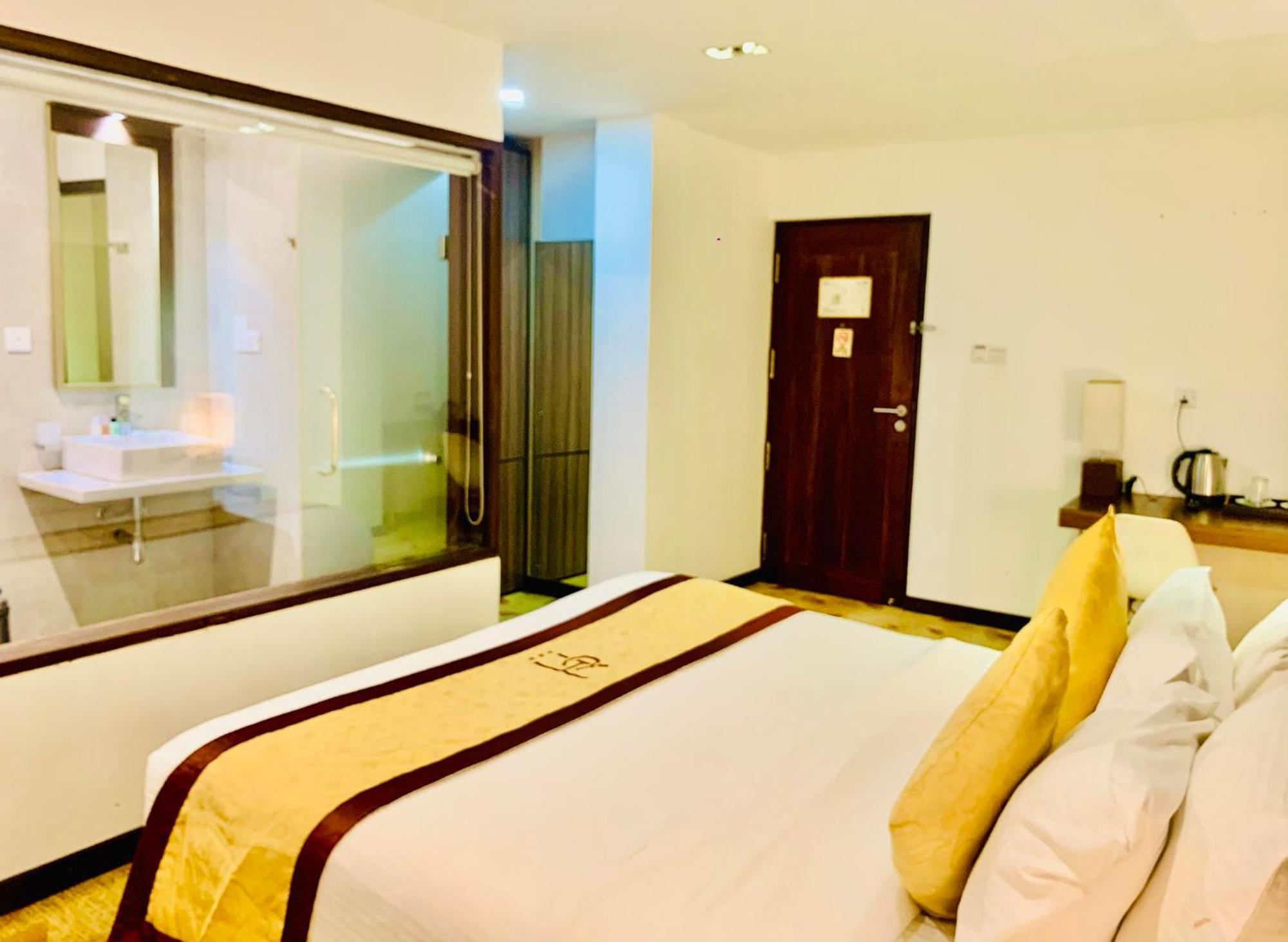 City Hotel Colombo 02 Room photo